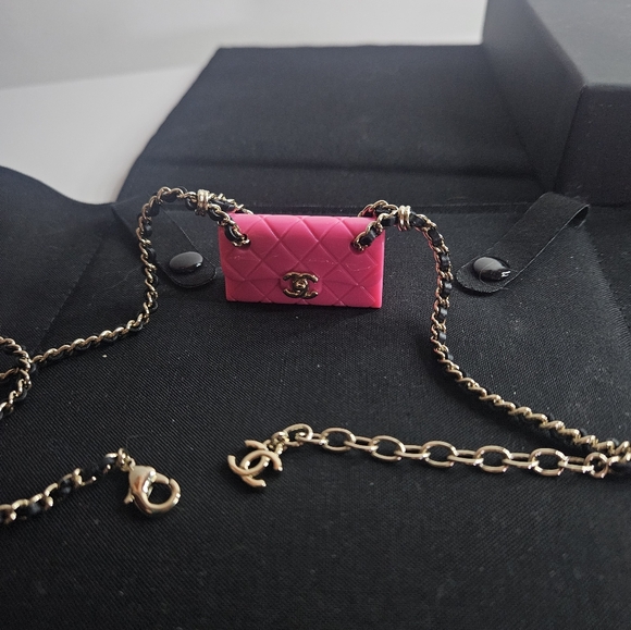 Chanel Resin Turnlock Necklace - Picture 4 of 12